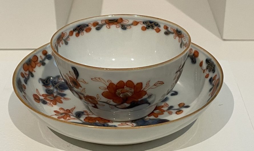 The Wadsworth Atheneum Porcelain and Earthenware Collection