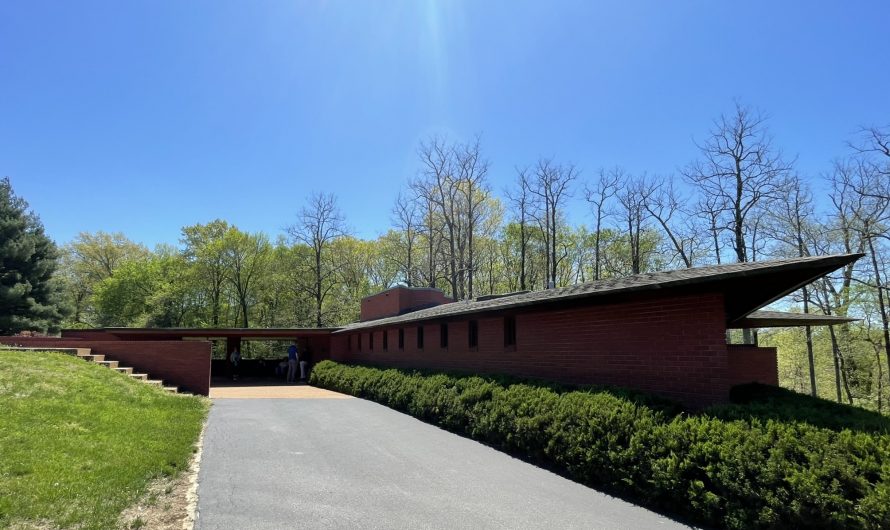 Frank Lloyd Wright House in Ebsworth Park