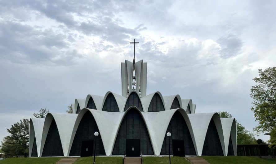 Buildings and Memorials Around St. Louis